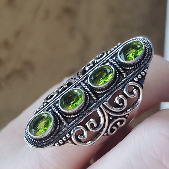 New Peridot 925 Silver Statement Ring. - Picture 10 of 14